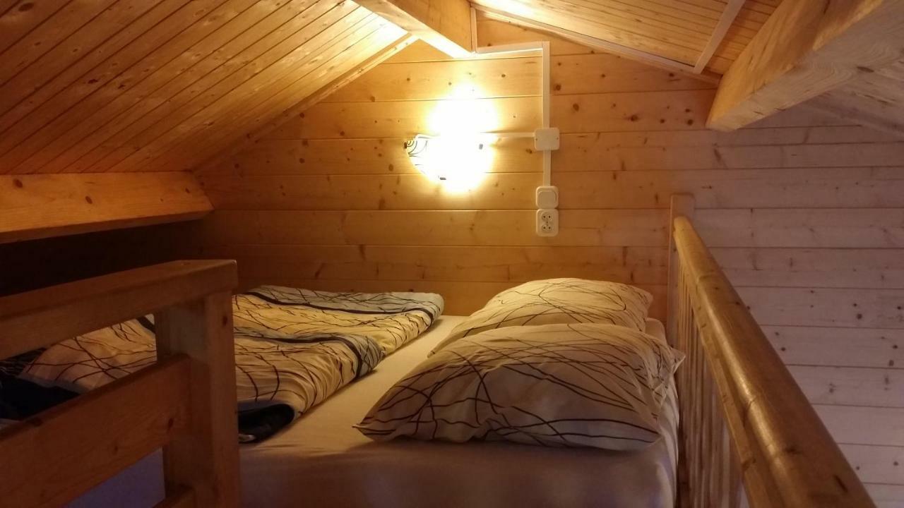 Zacisze Letniskowe Karsibor Lodge *